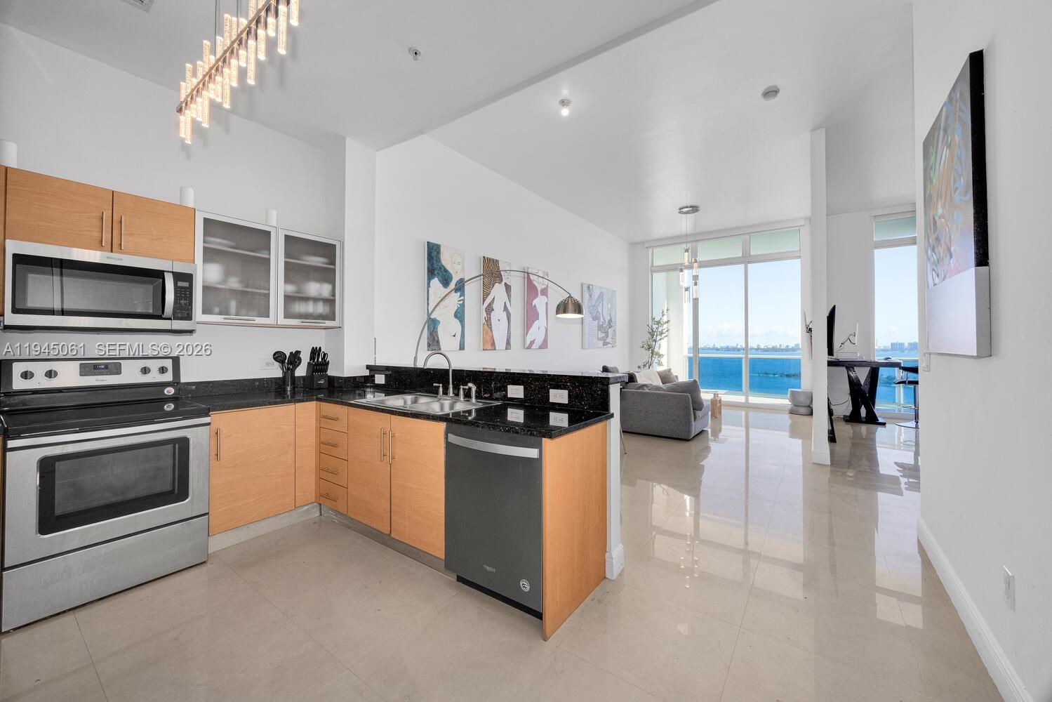 725 NE 22nd St Unit: PH2B