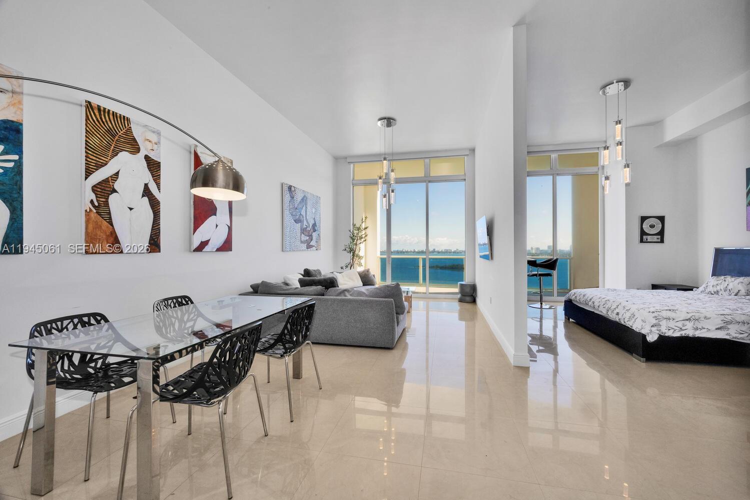 725 NE 22nd St Unit: PH2B