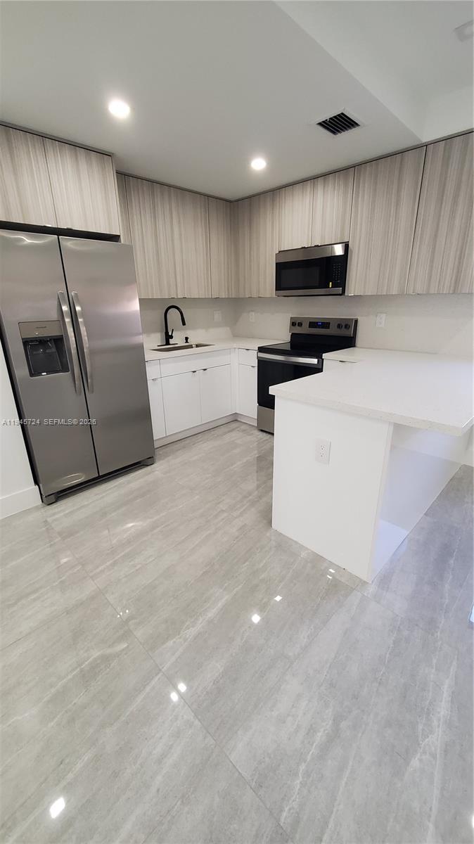 40 SW 34th Ave # A