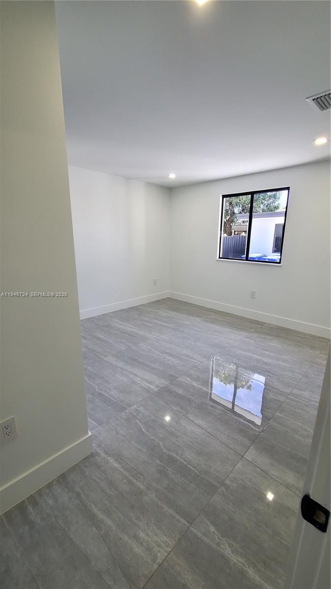 40 SW 34th Ave # A