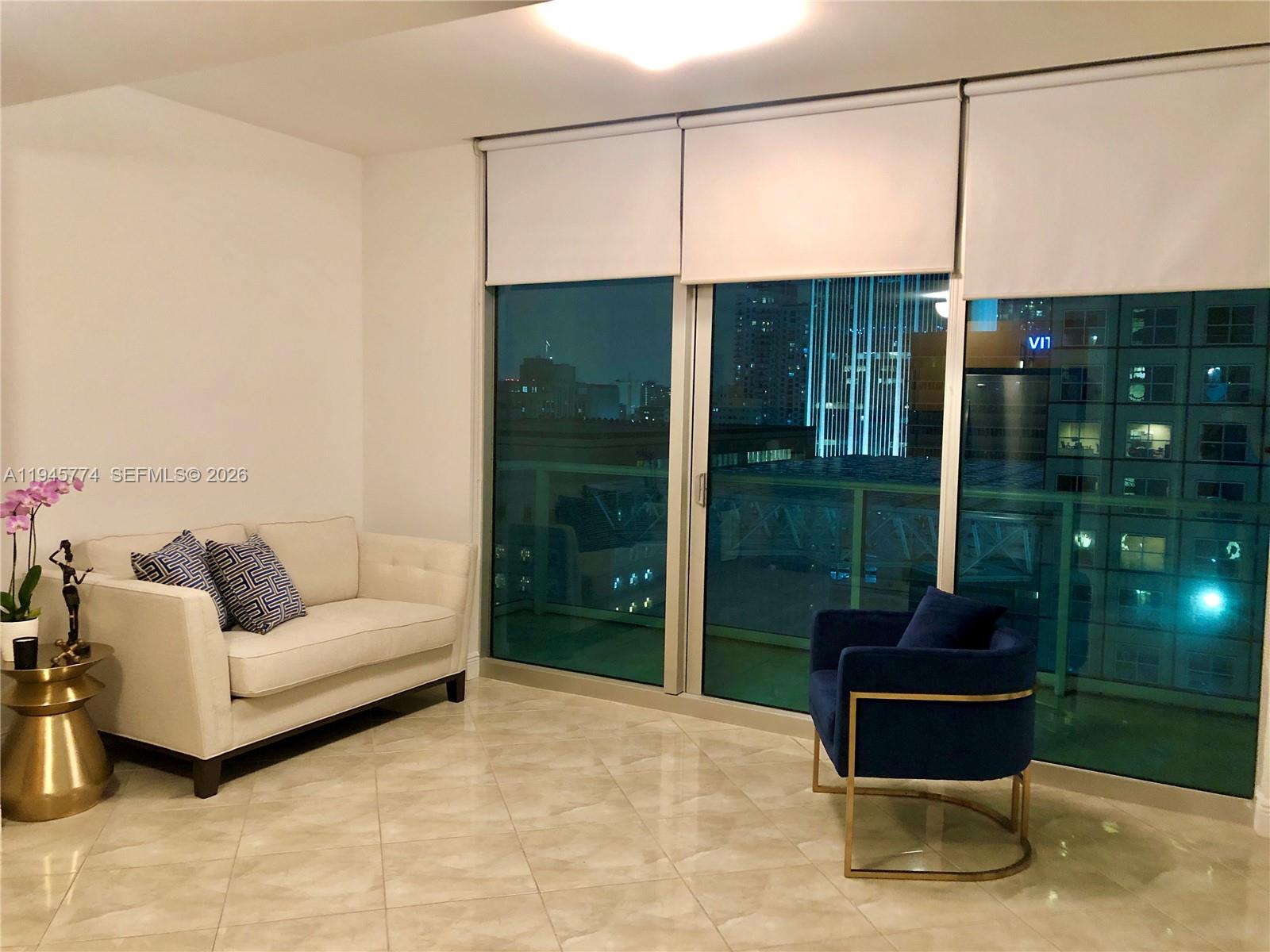 300 S Biscayne Blvd # 1803 Unit: T-1803