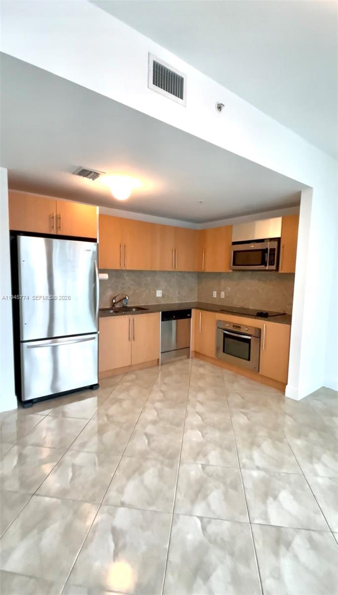 300 S Biscayne Blvd # 1803 Unit: T-1803