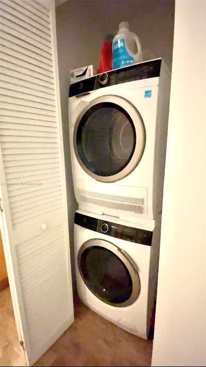 300 S Biscayne Blvd # 1803 Unit: T-1803