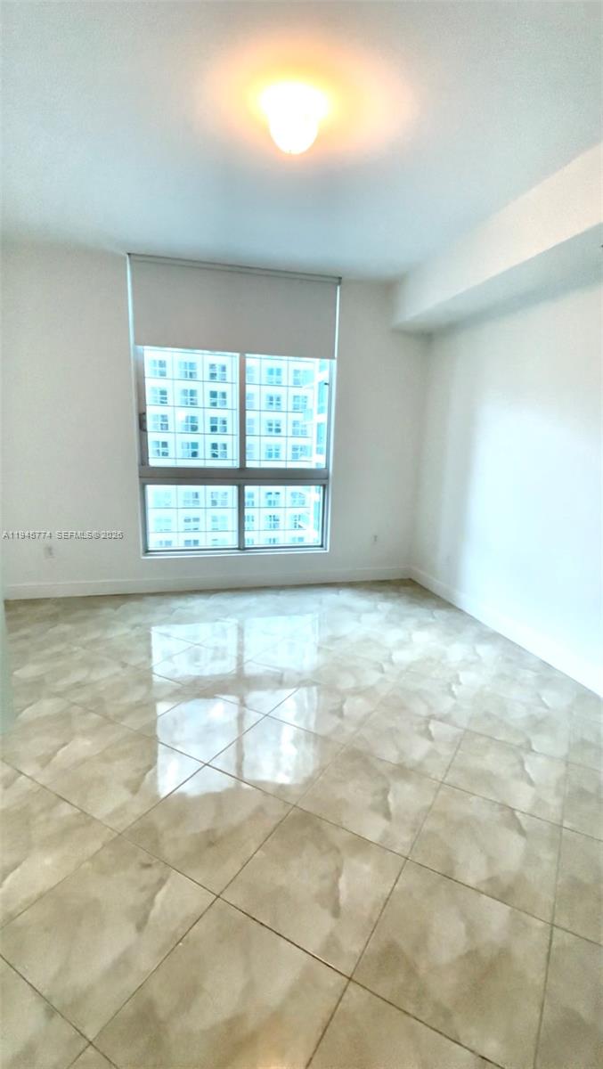 300 S Biscayne Blvd # 1803 Unit: T-1803