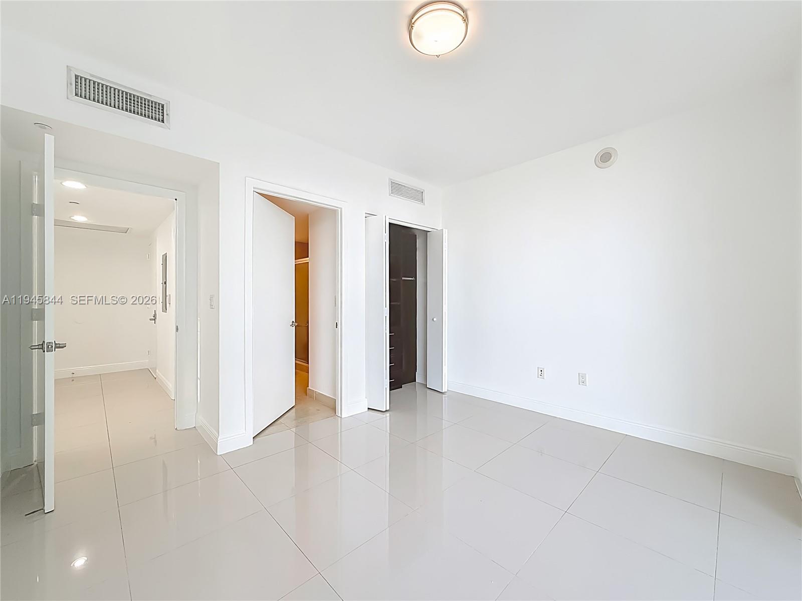 475 Brickell Ave # 4215