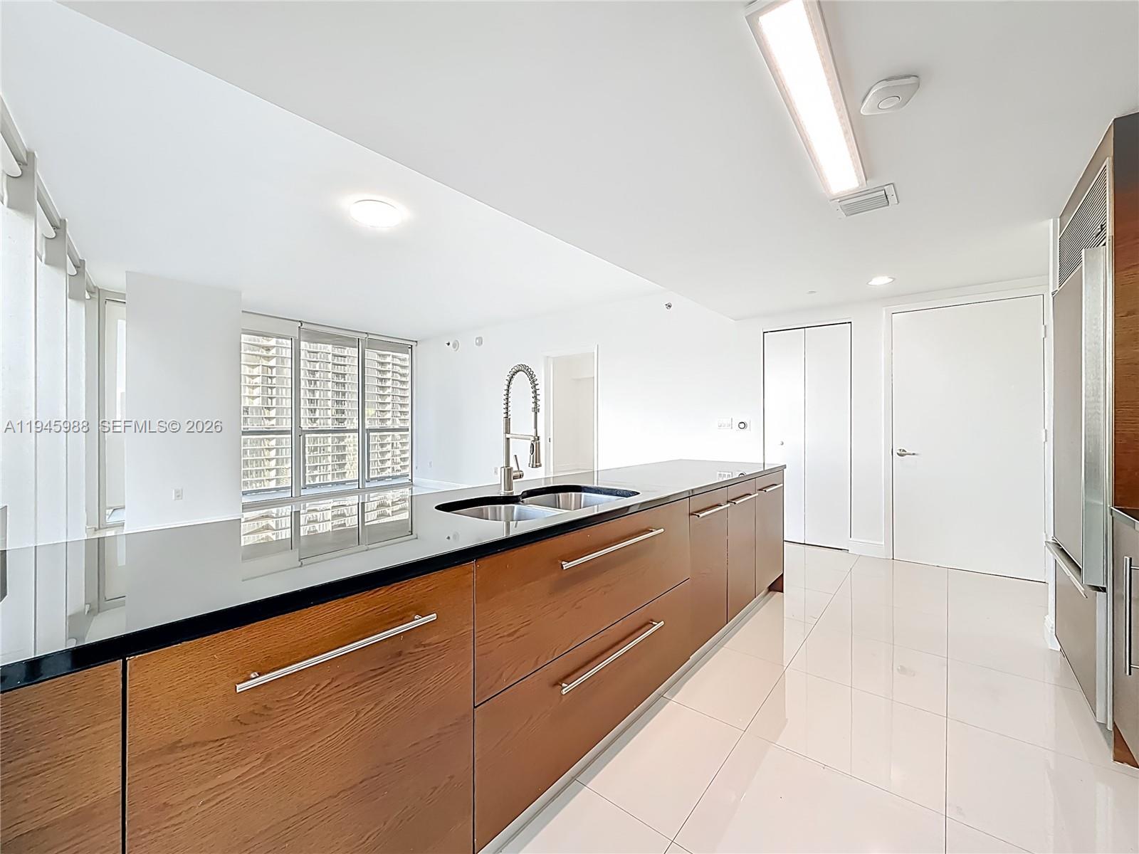 475 Brickell Ave # 4215