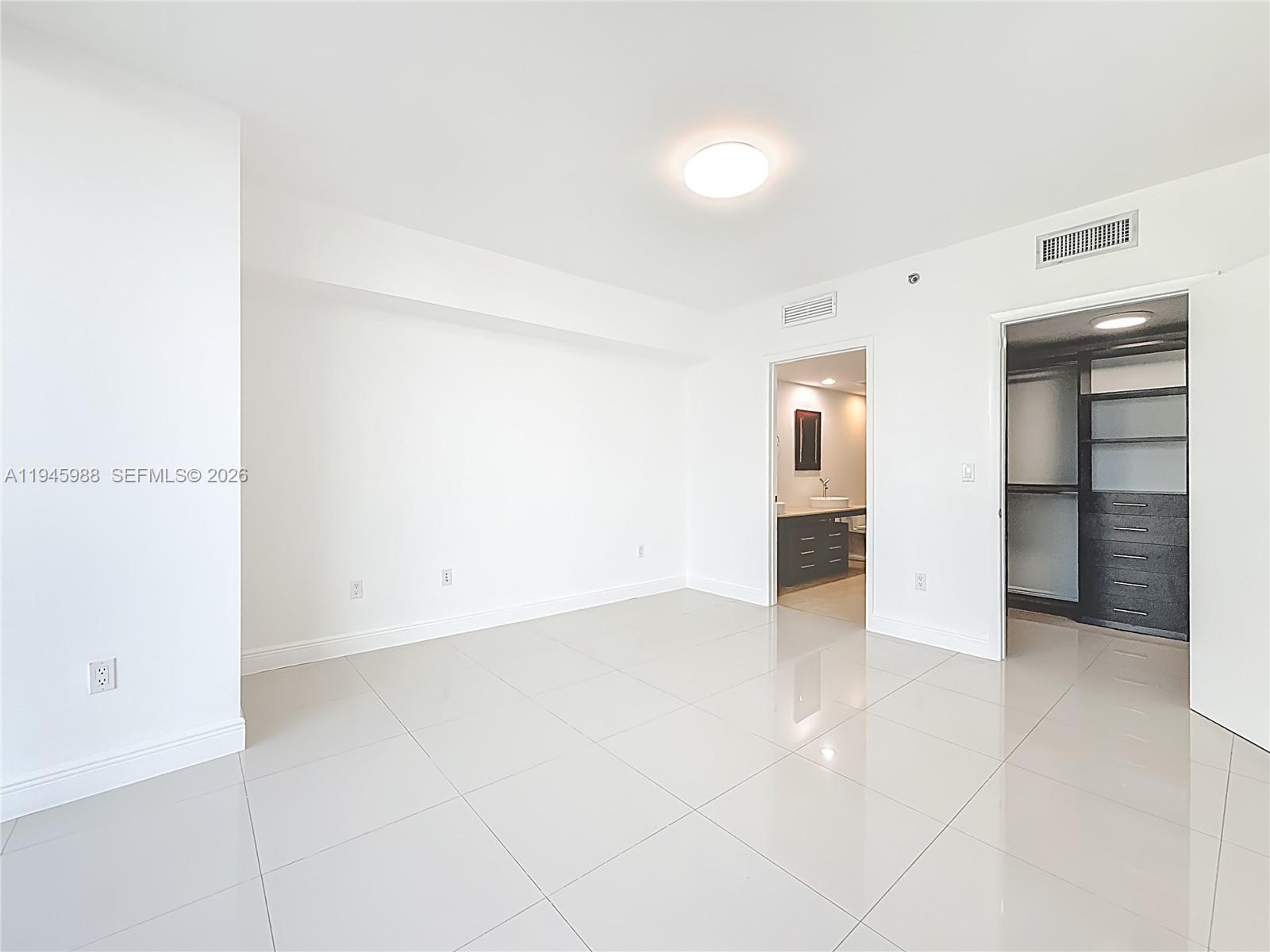 475 Brickell Ave # 4215