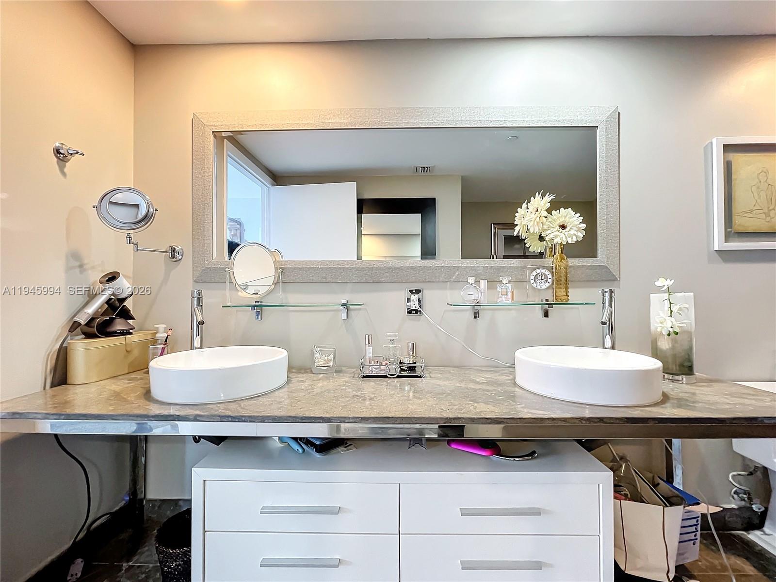 475 Brickell Ave # 4415