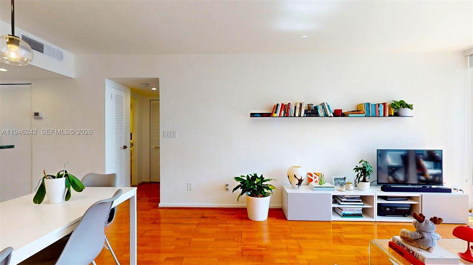 5600 Collins Ave # 10A