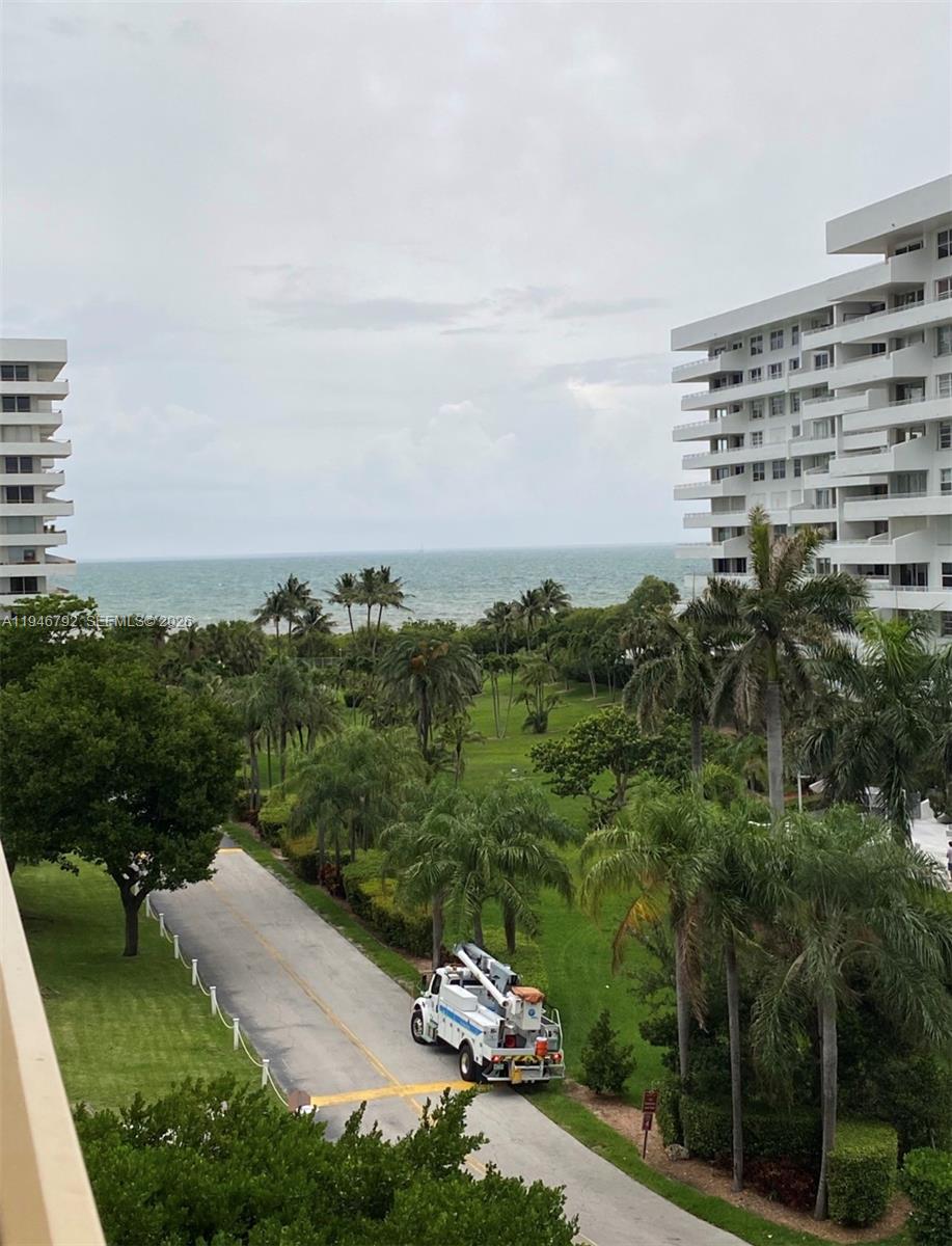 155 Ocean Lane Dr # 611