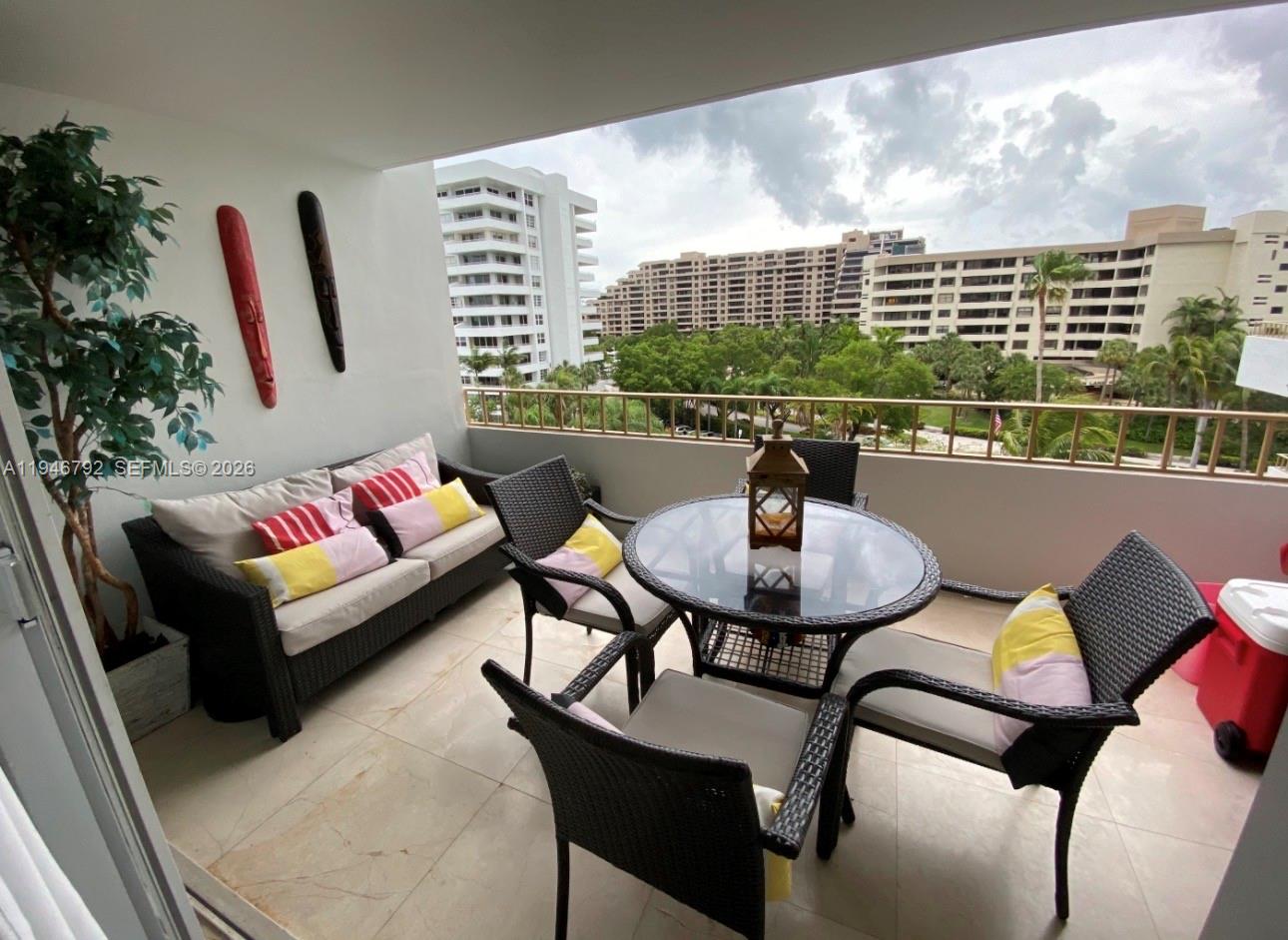 155 Ocean Lane Dr # 611