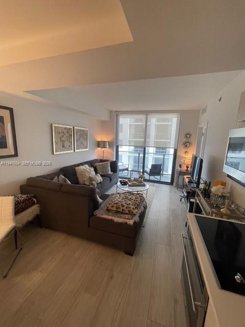 55 SW 9th St # 3209