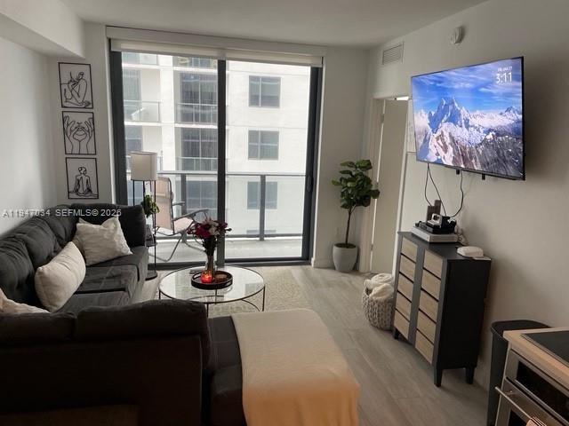 55 SW 9th St # 3209