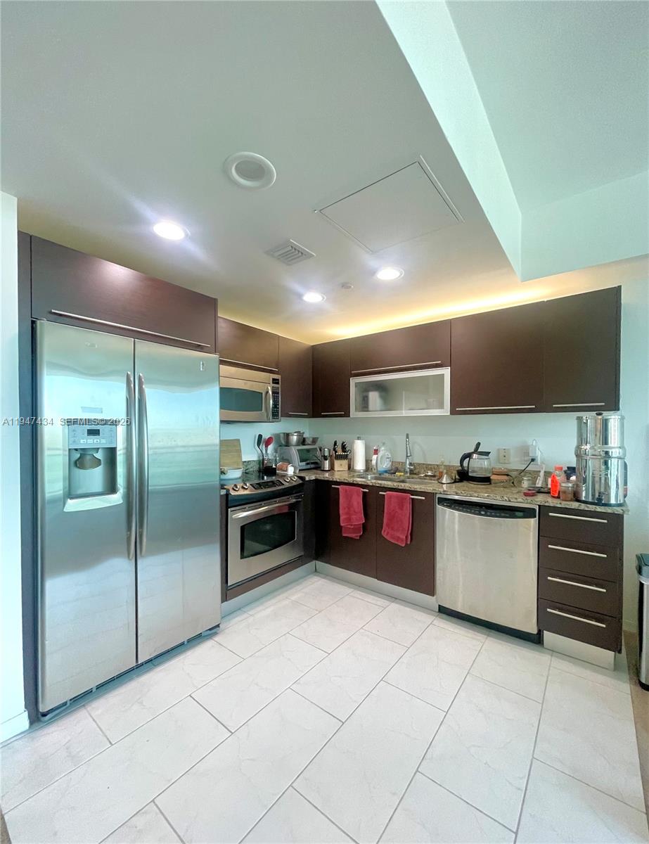 951 Brickell Ave # 3309