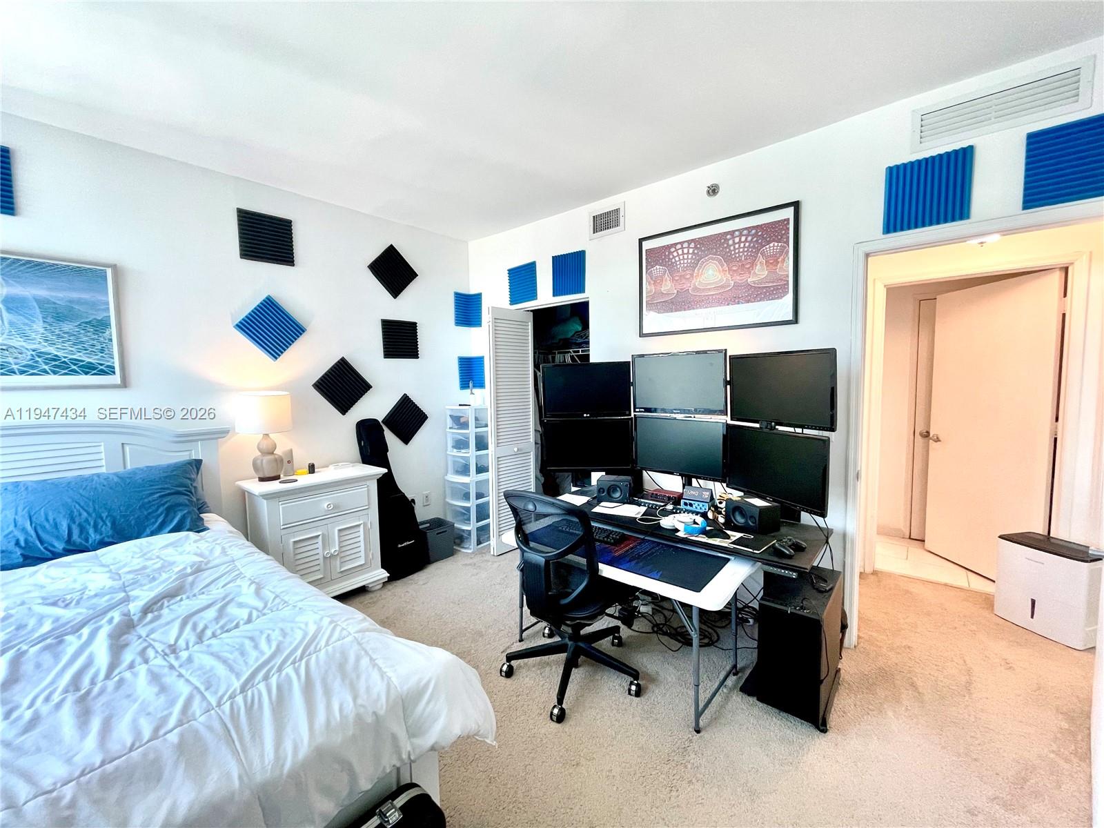 951 Brickell Ave # 3309