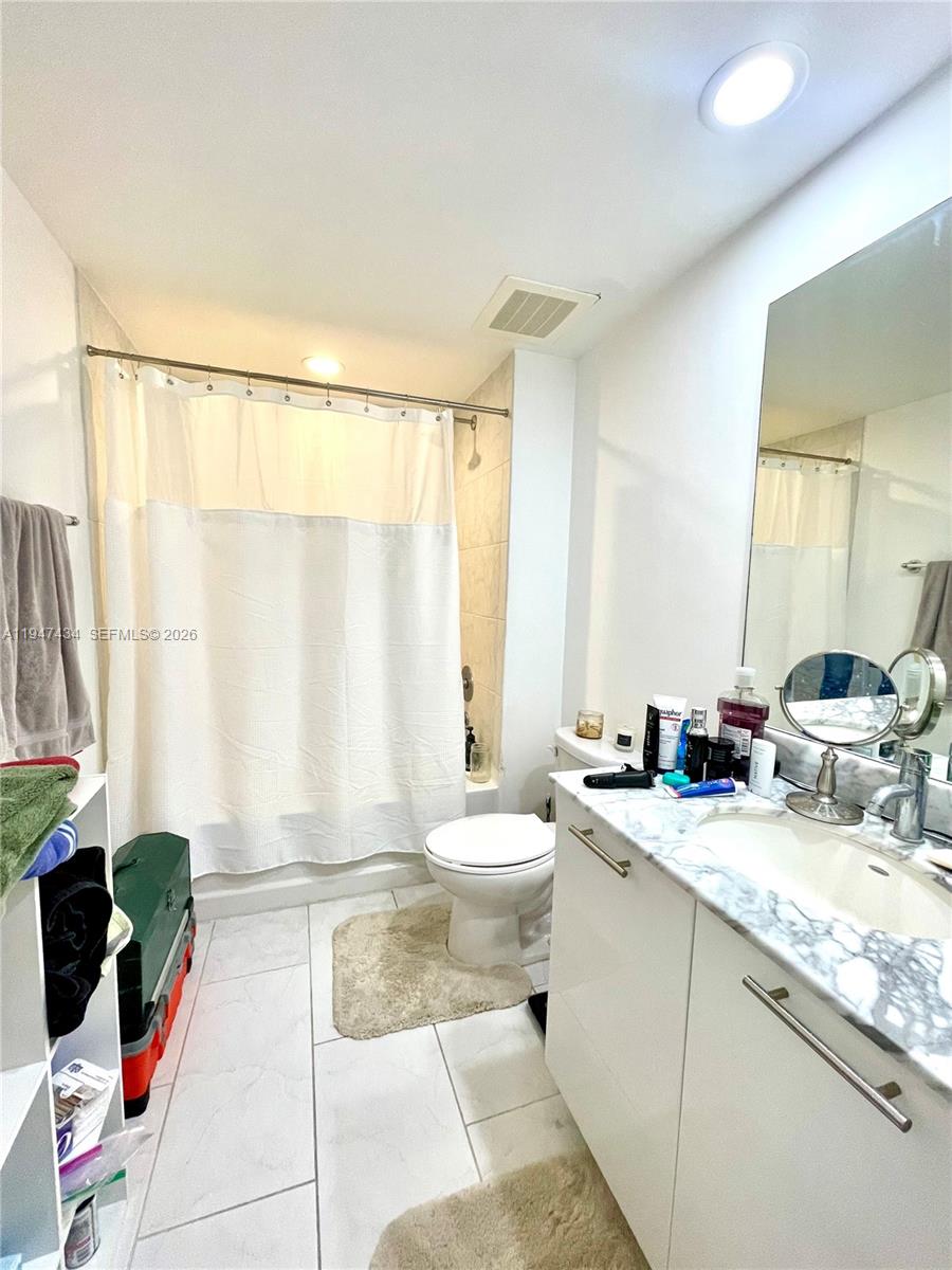 951 Brickell Ave # 3309