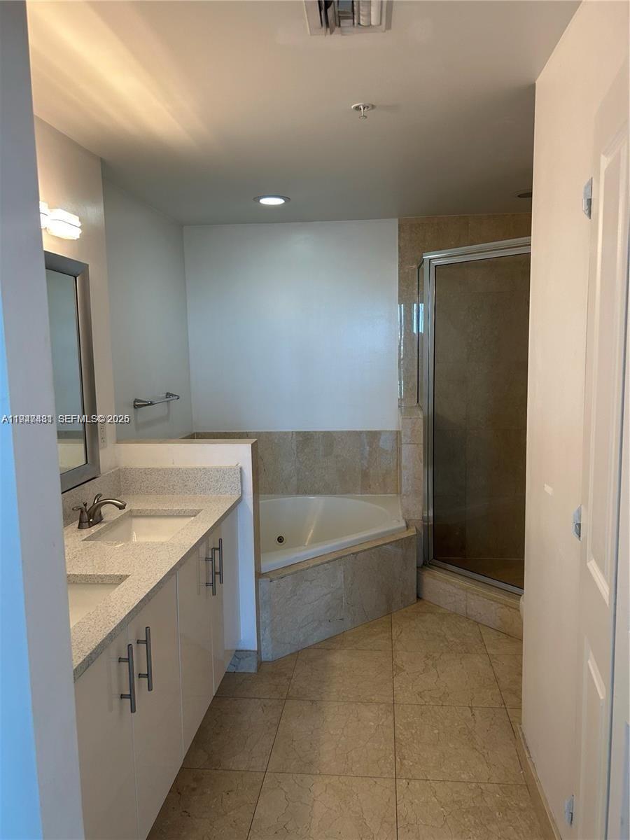 7910 Harbor Island Dr # 408