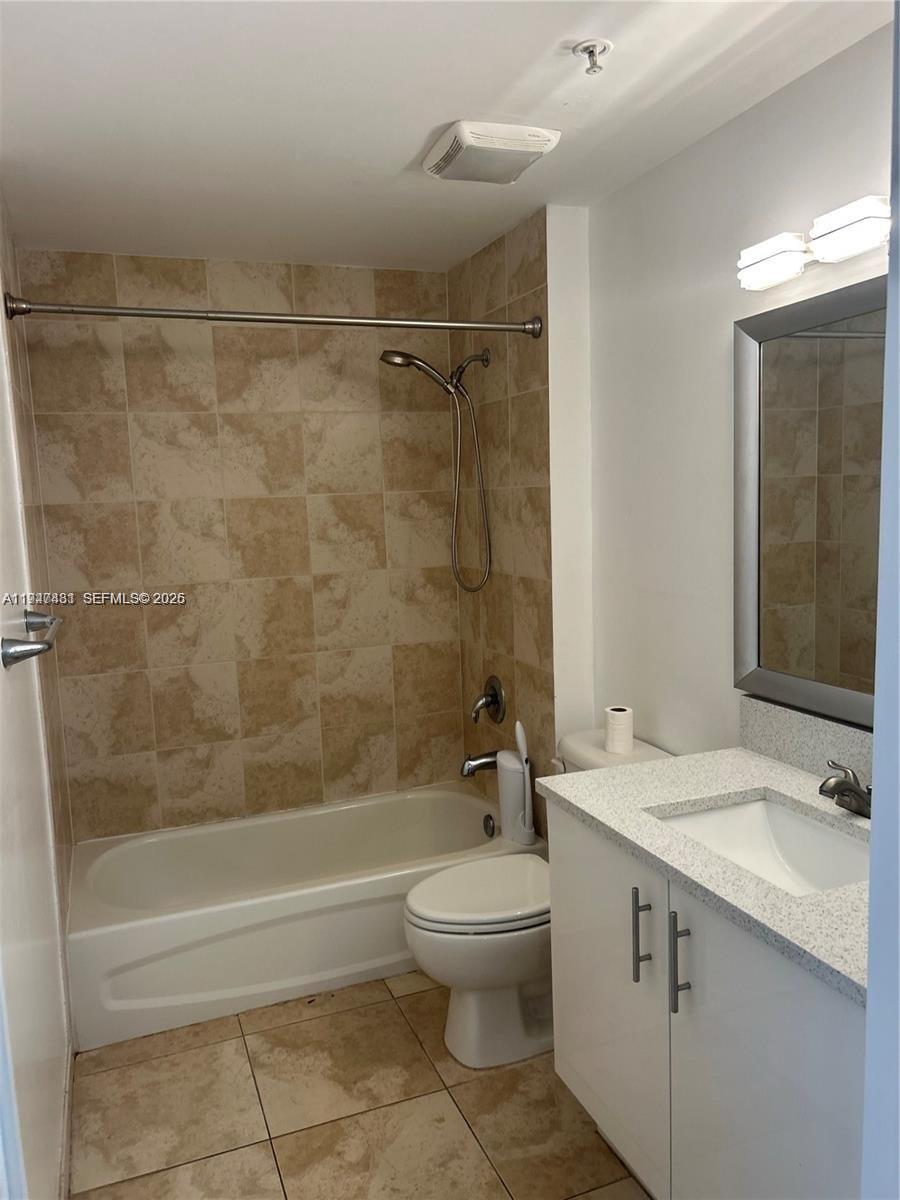 7910 Harbor Island Dr # 408