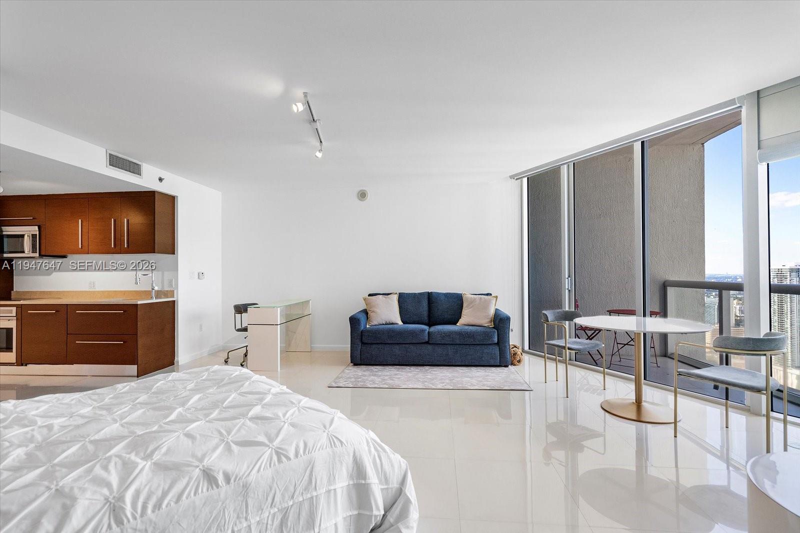 475 Brickell Ave # 5208