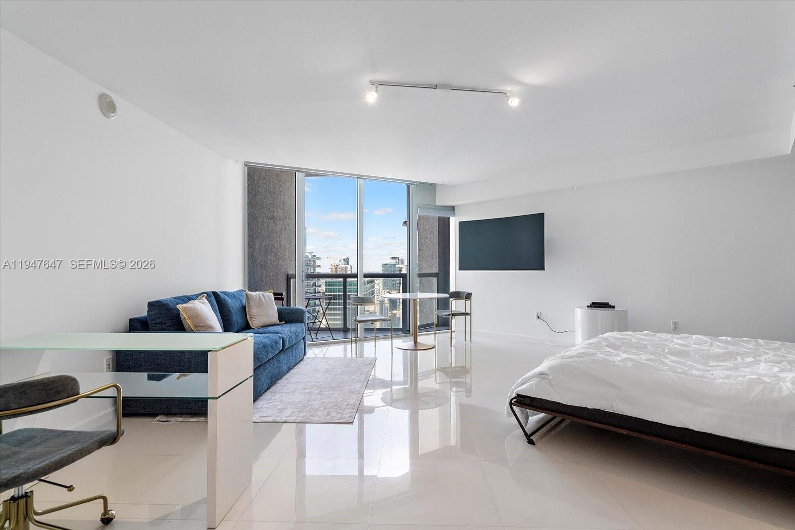 475 Brickell Ave # 5208