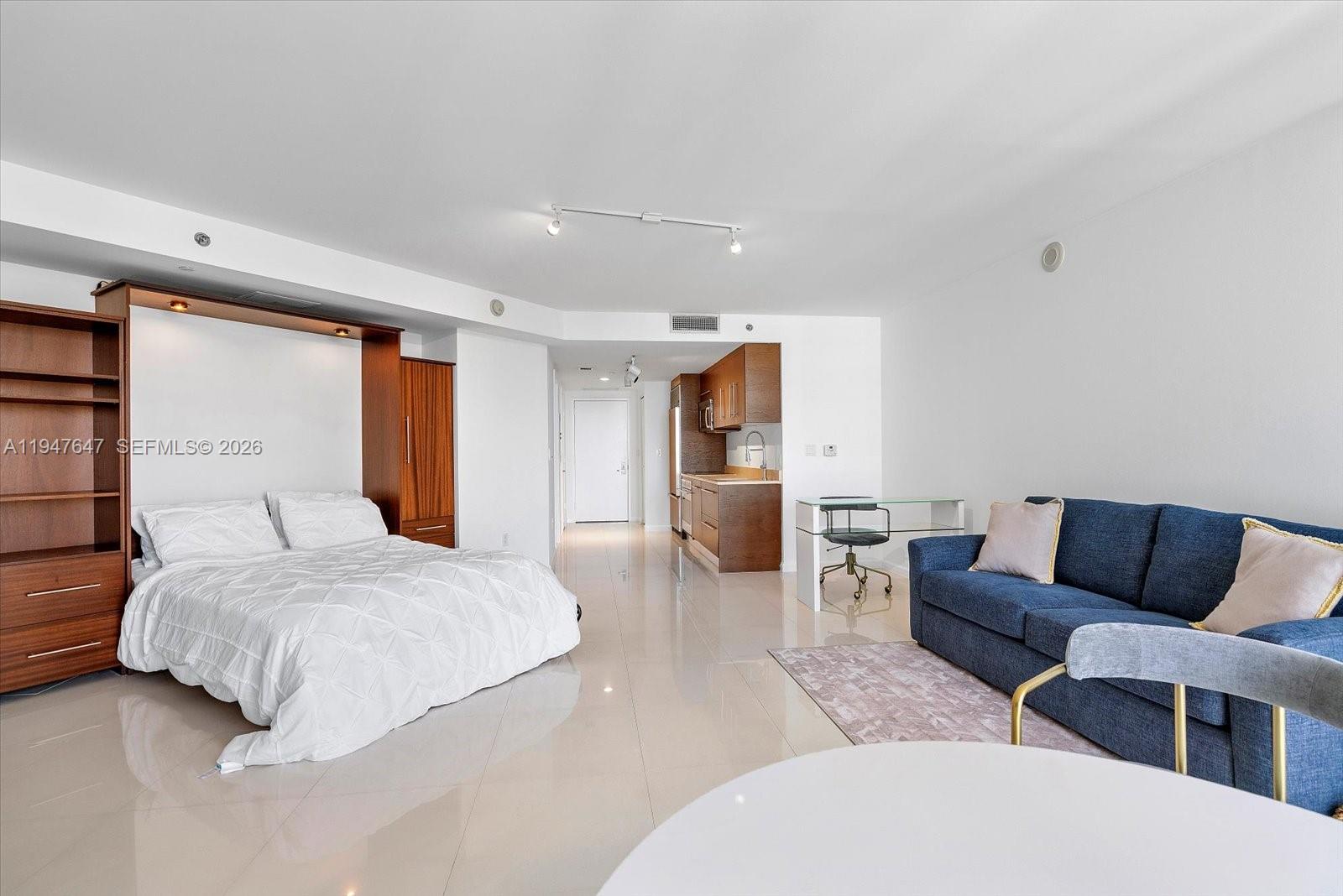 475 Brickell Ave # 5208
