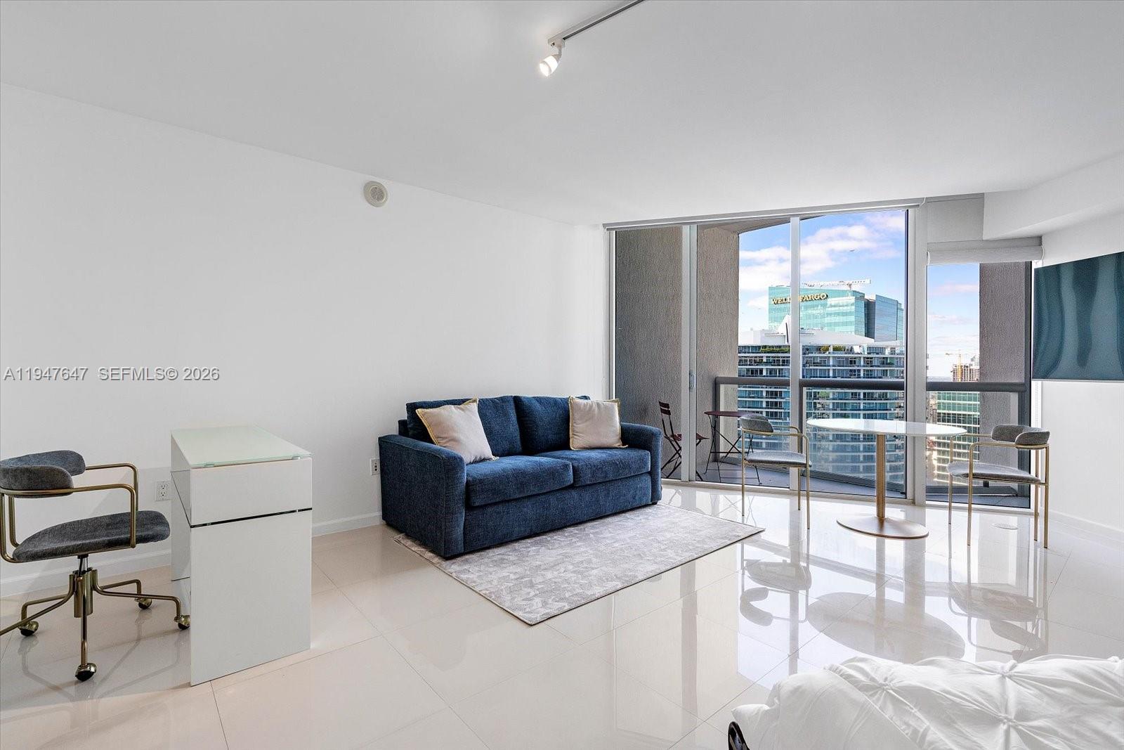 475 Brickell Ave # 5208