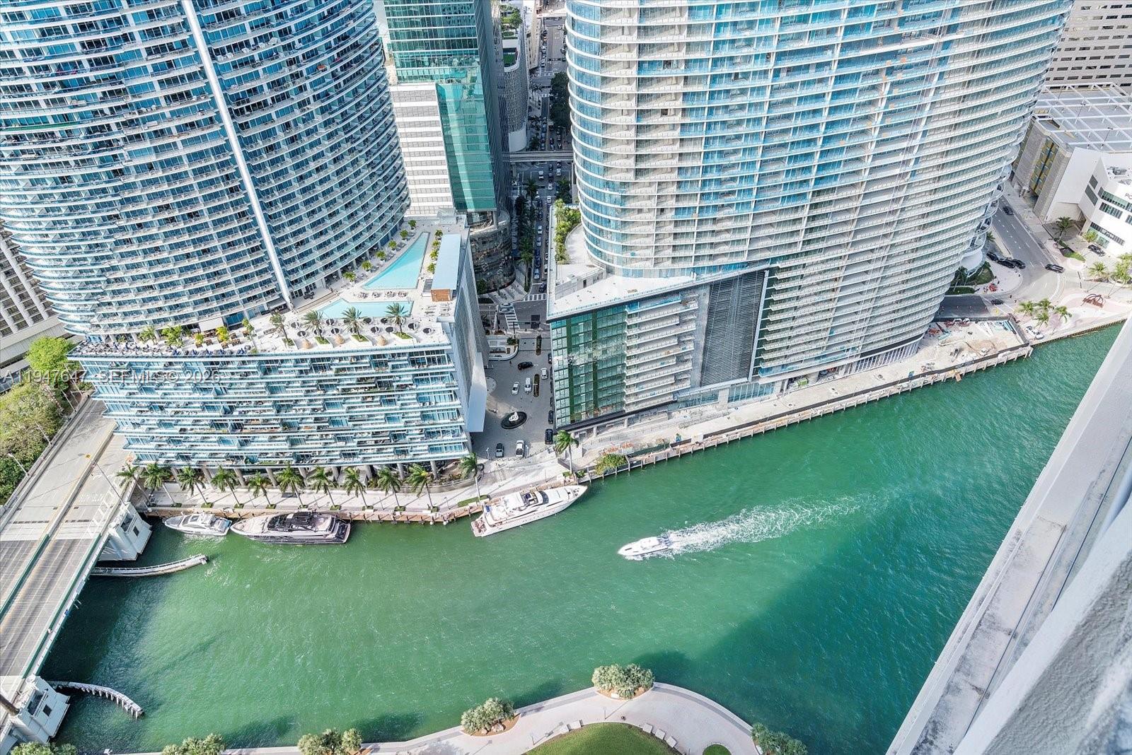 475 Brickell Ave # 5208