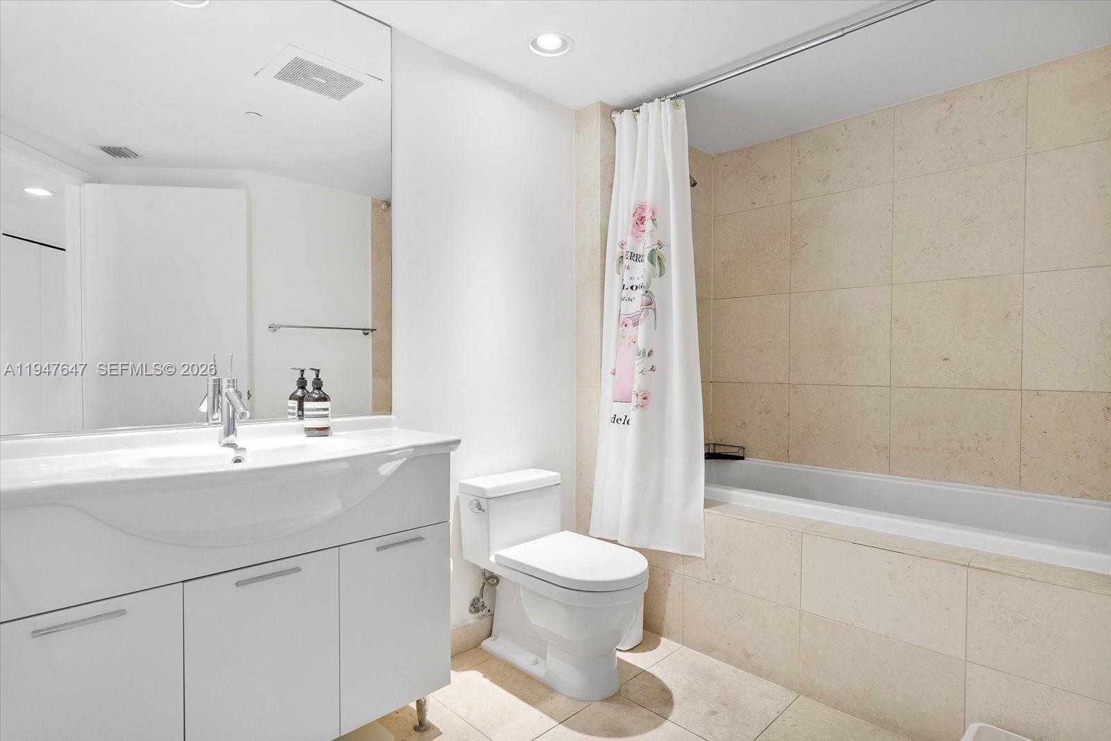 475 Brickell Ave # 5208