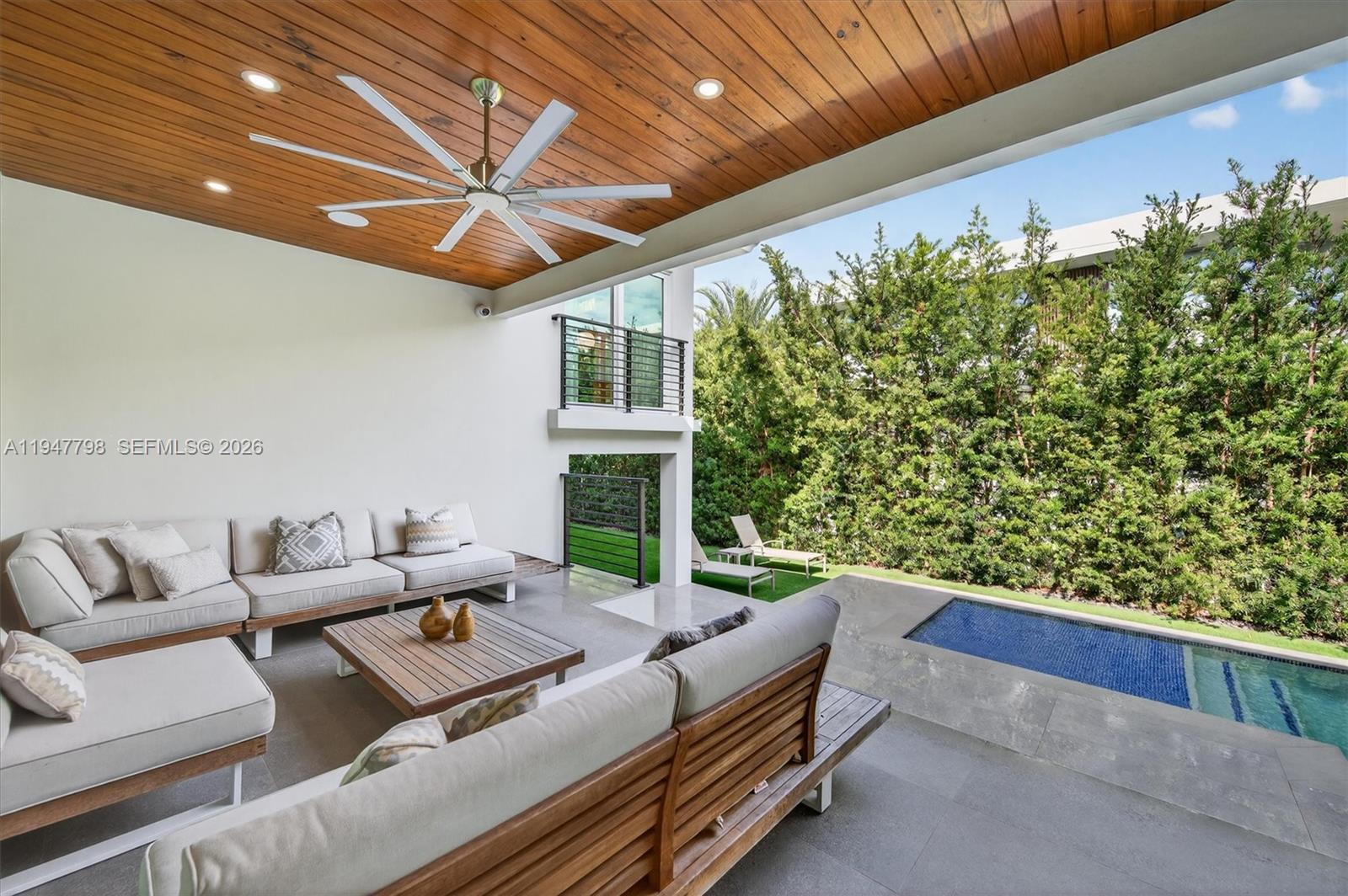 315 Palmwood Ln