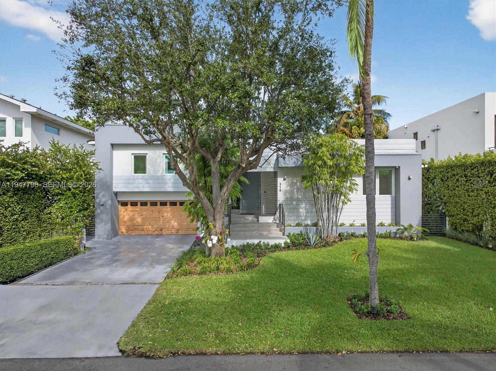 315 Palmwood Ln