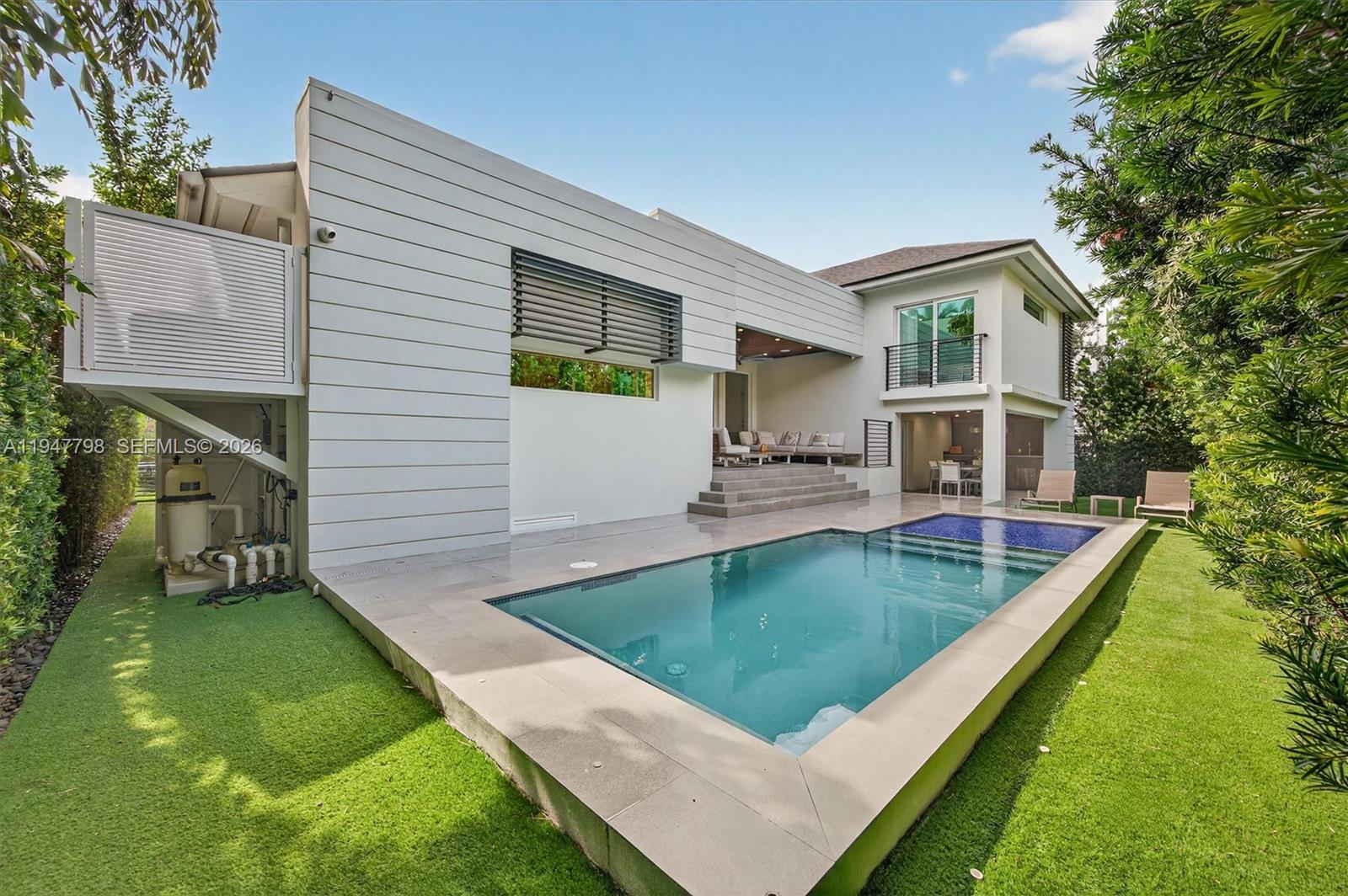 315 Palmwood Ln