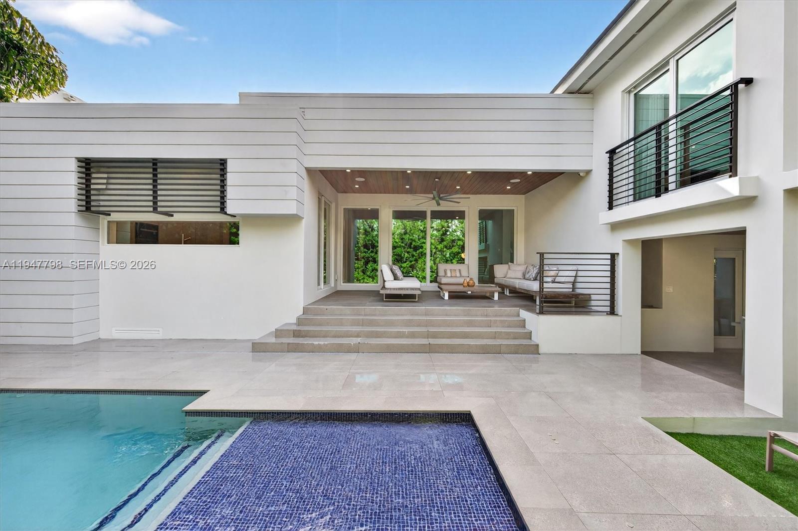 315 Palmwood Ln