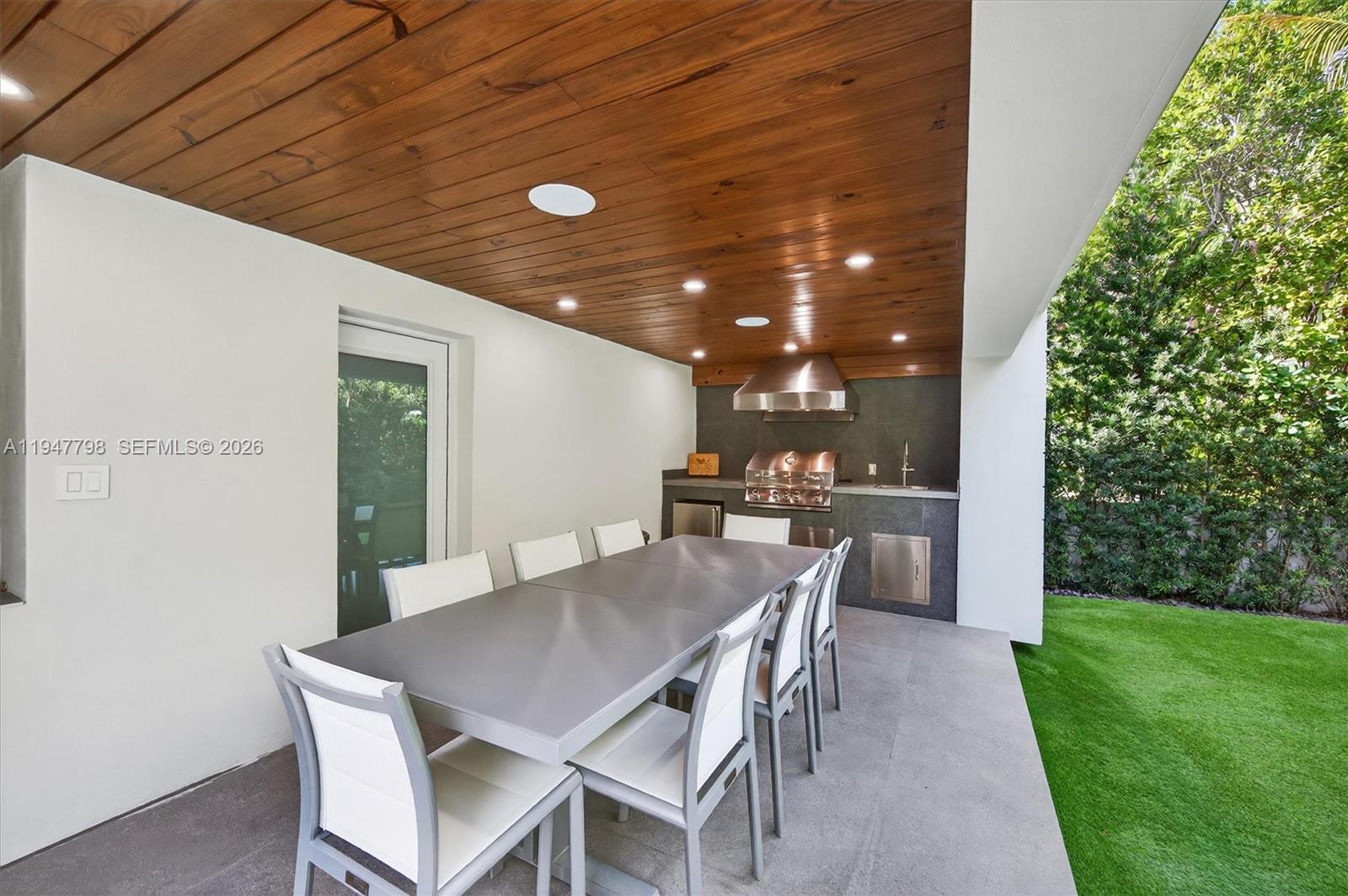 315 Palmwood Ln
