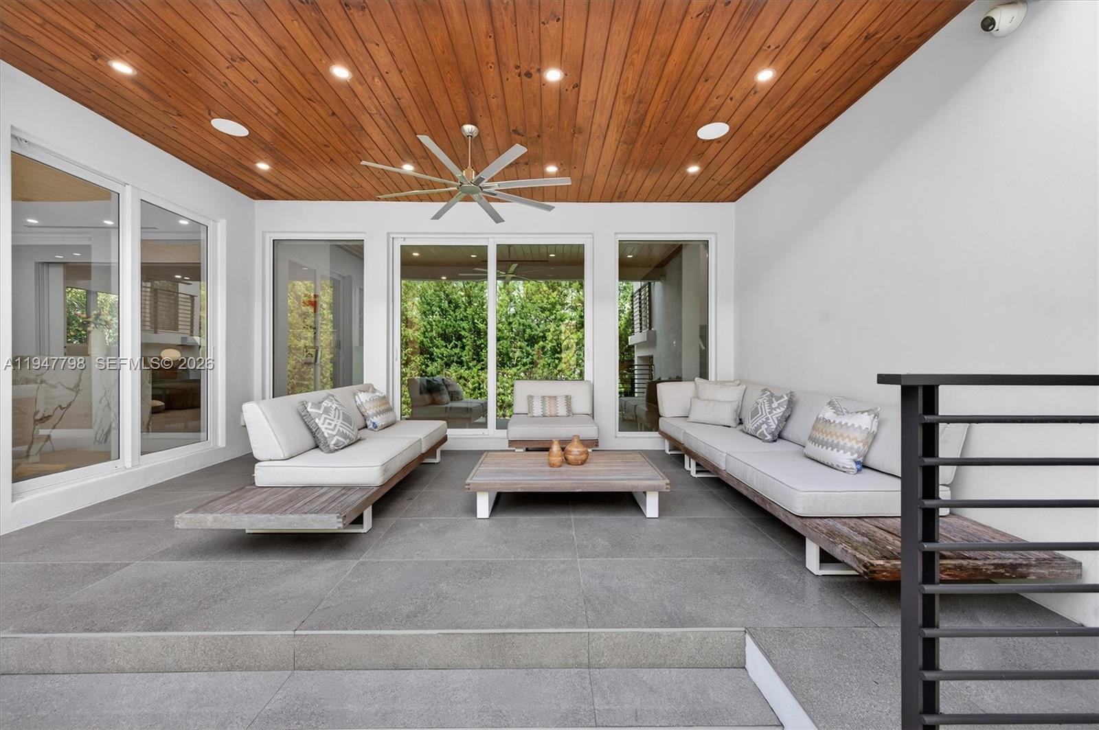315 Palmwood Ln