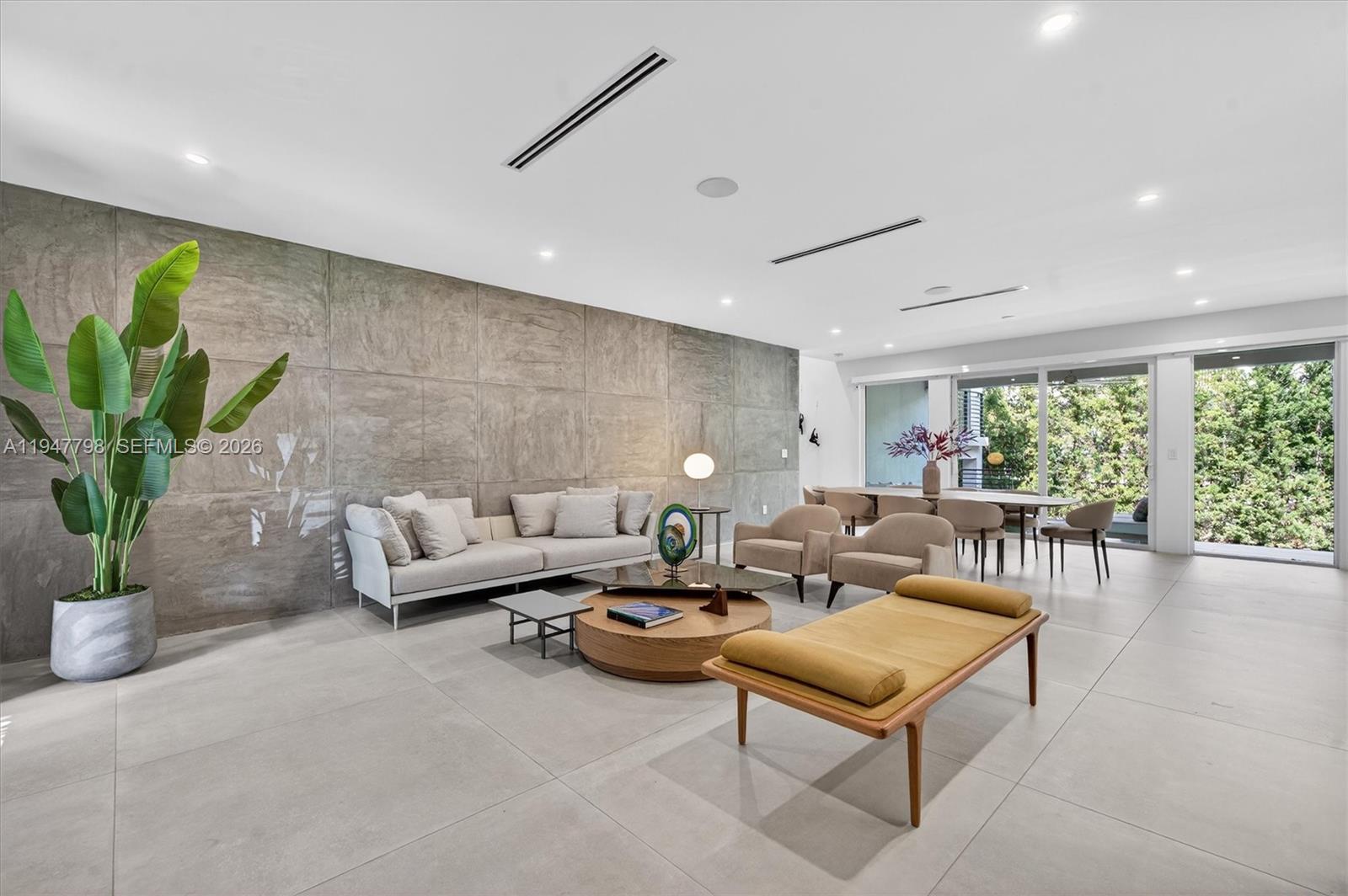 315 Palmwood Ln