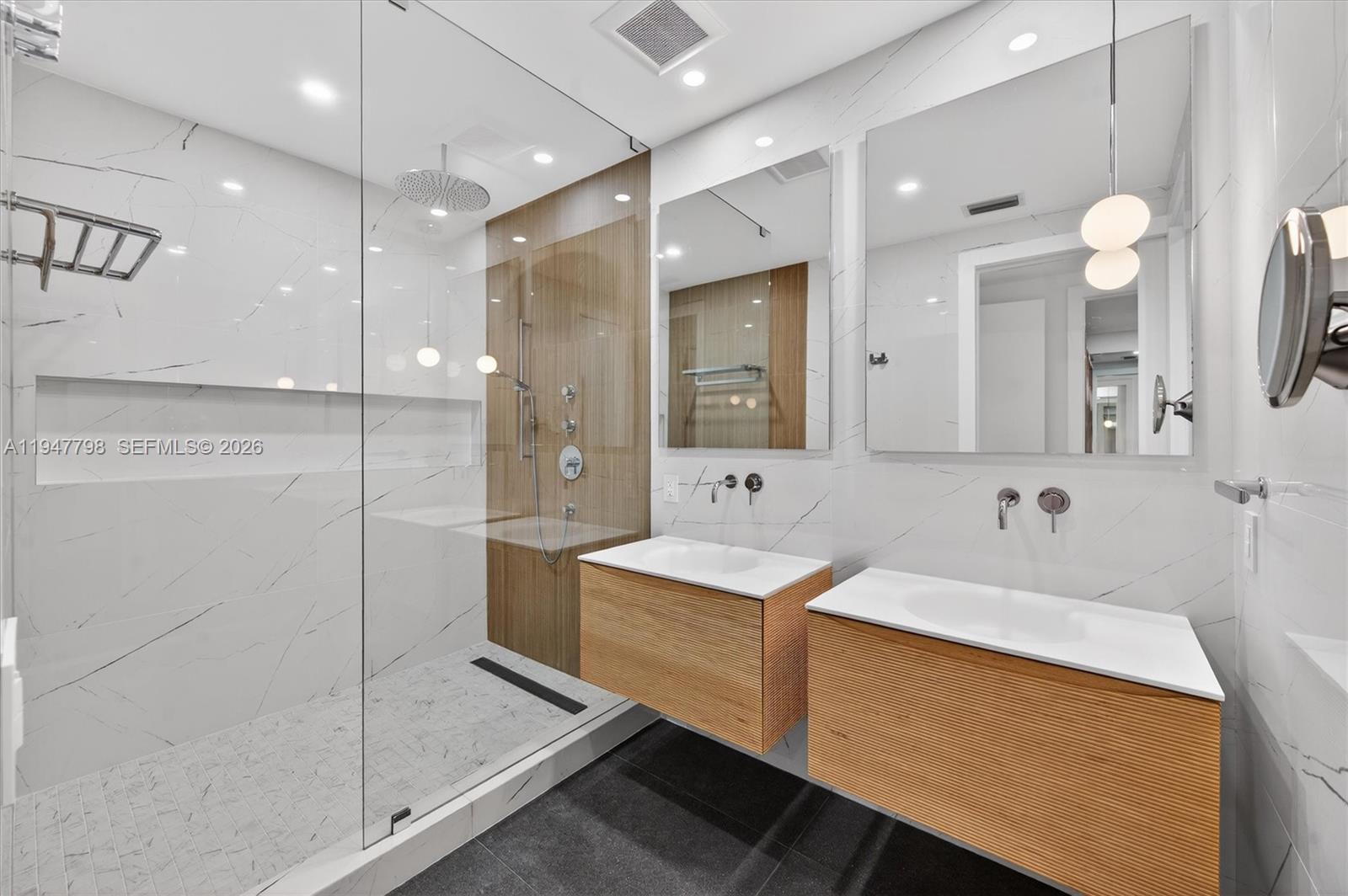 315 Palmwood Ln