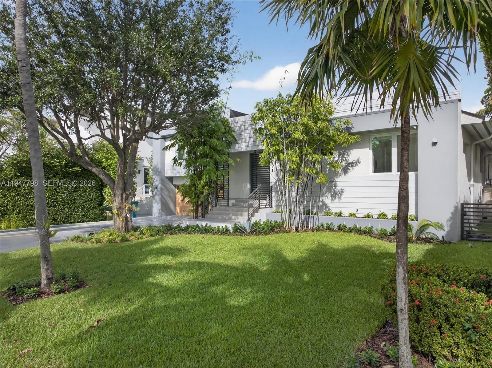 315 Palmwood Ln