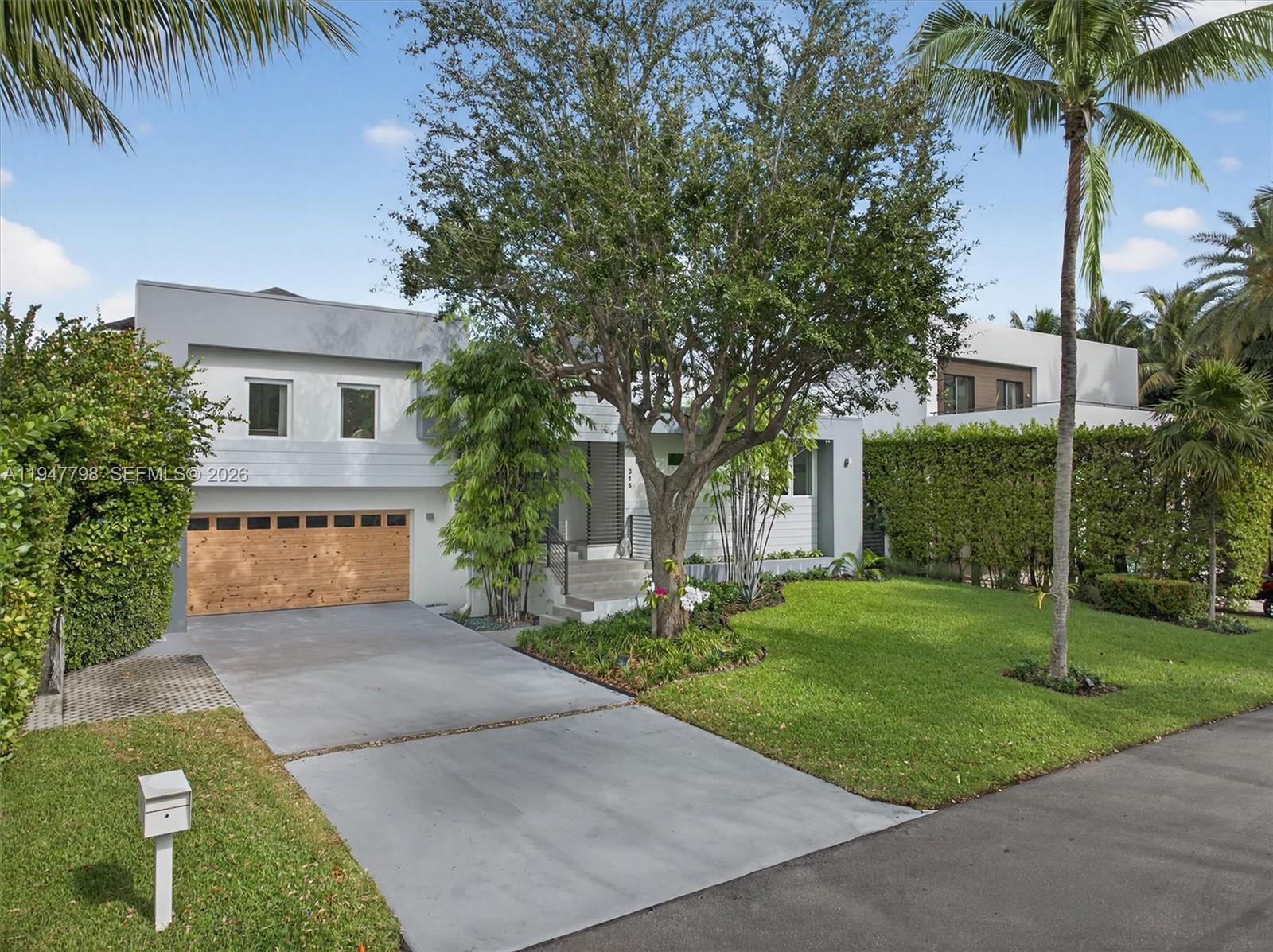 315 Palmwood Ln