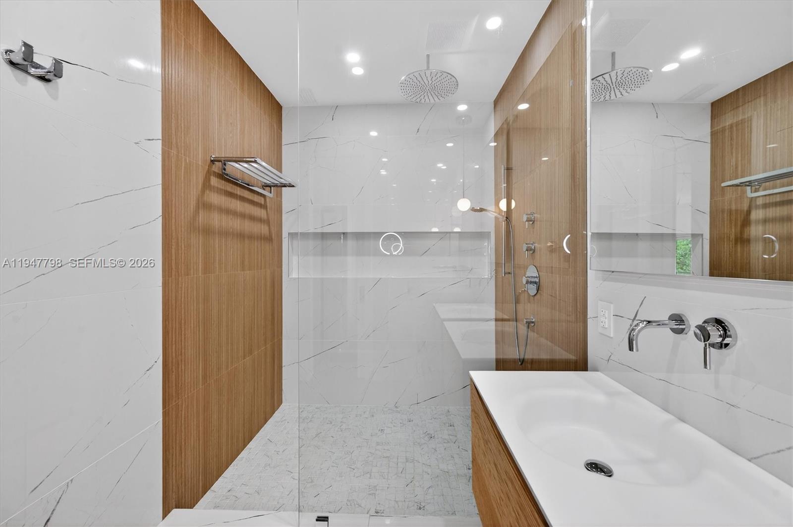 315 Palmwood Ln