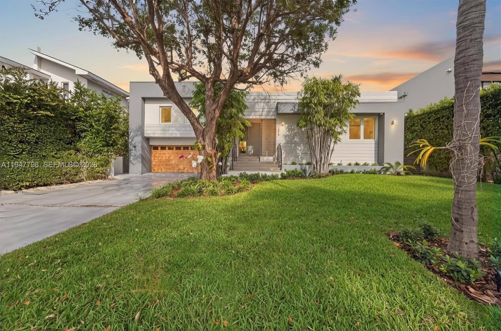 315 Palmwood Ln
