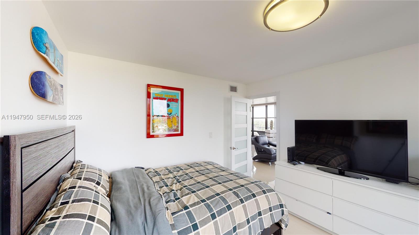 800 Parkview Dr # 709