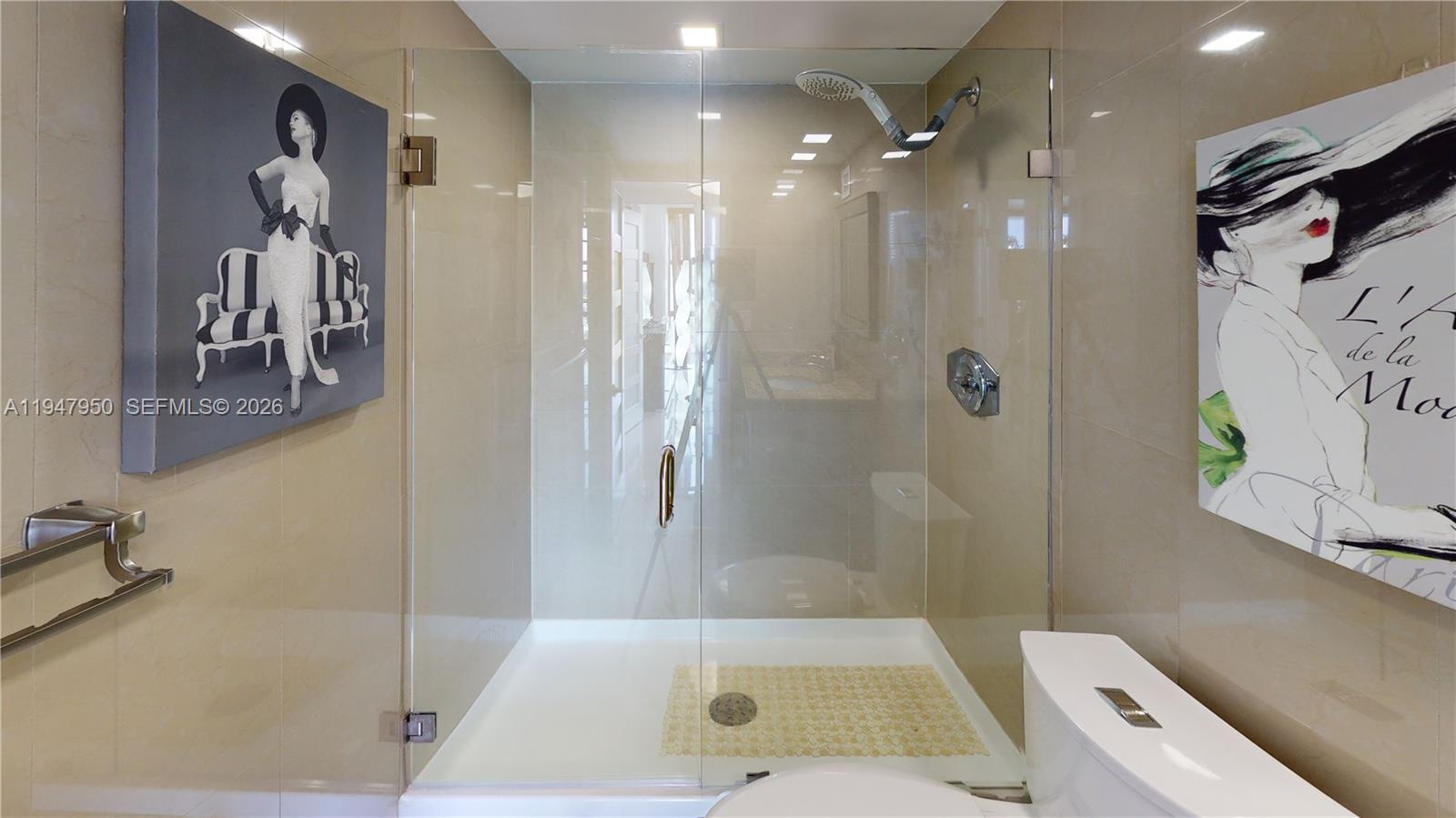 800 Parkview Dr # 709