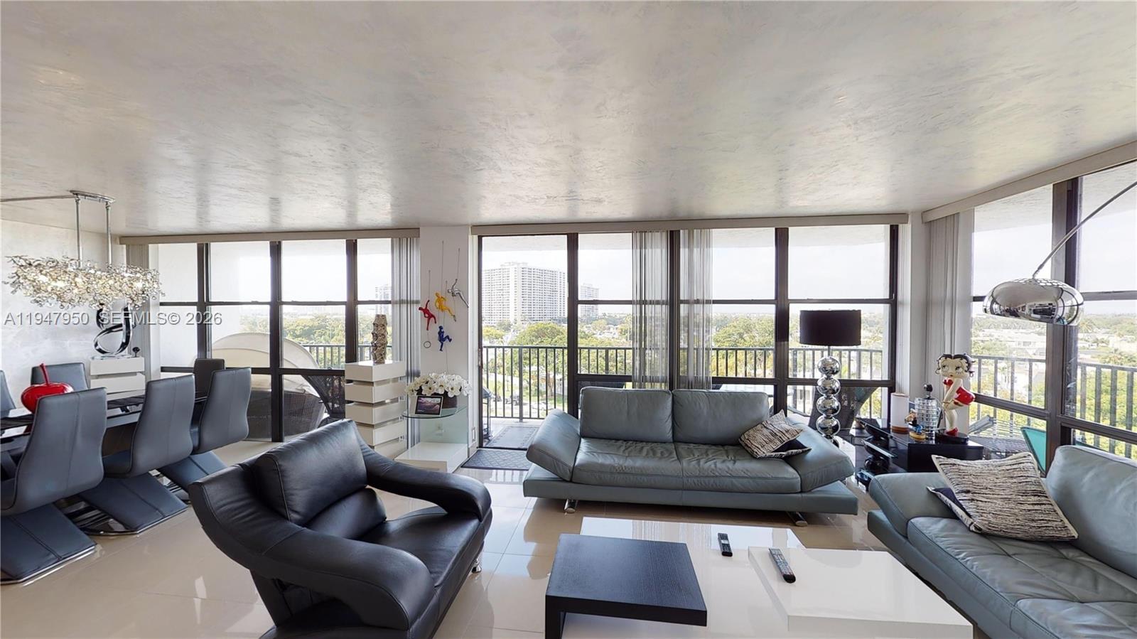 800 Parkview Dr # 709