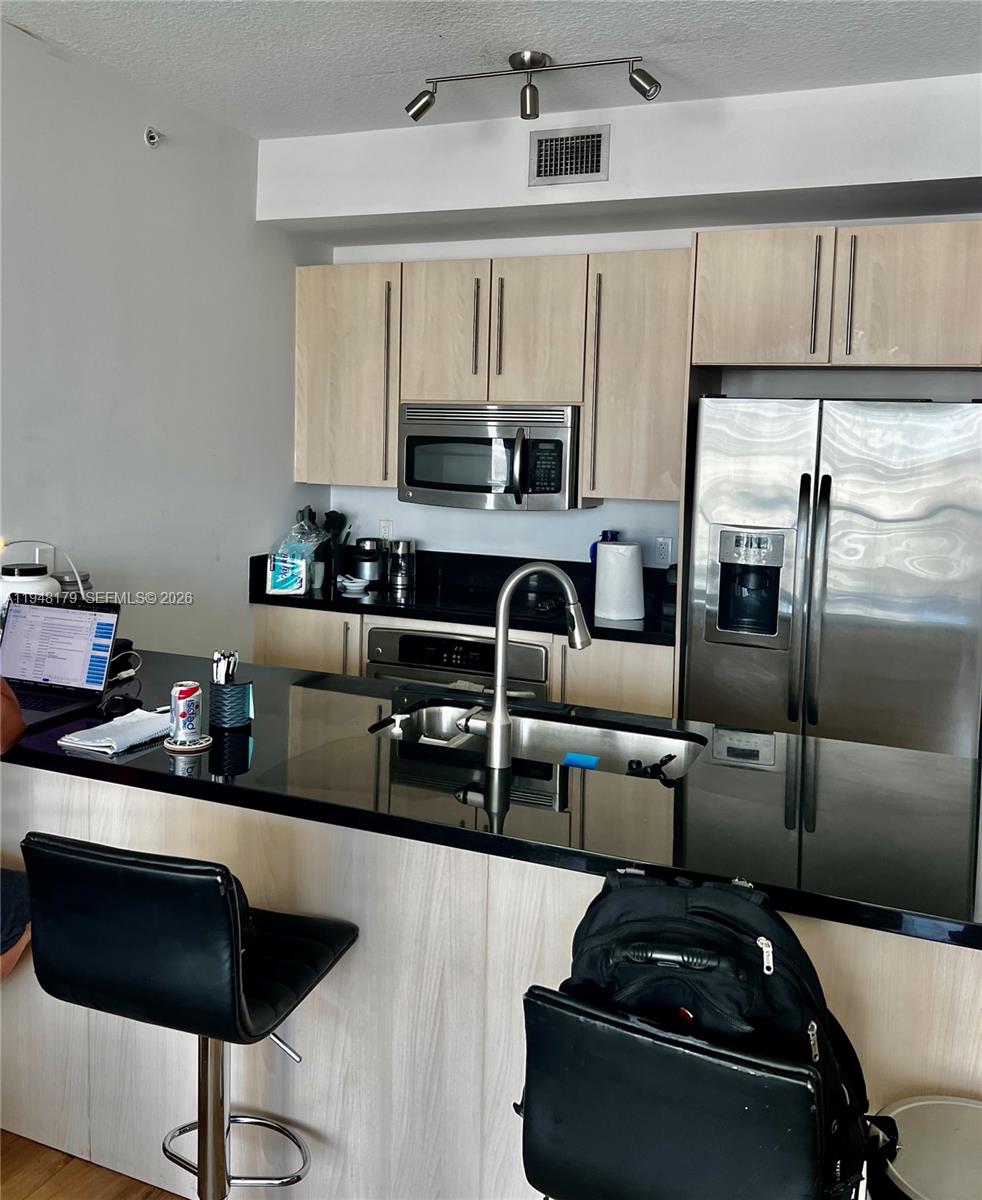 79 SW 12th St Unit: 3008-S