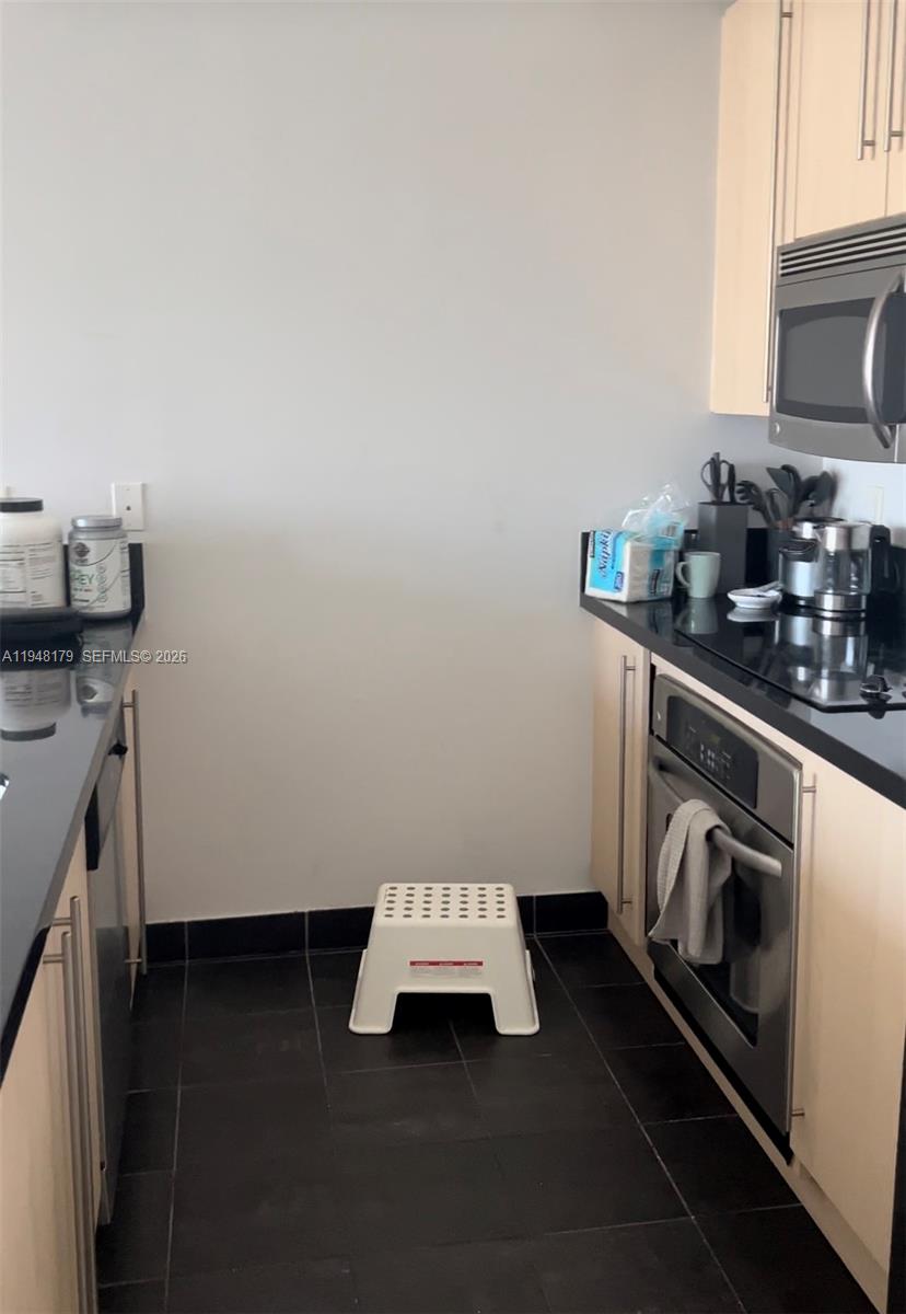 79 SW 12th St Unit: 3008-S