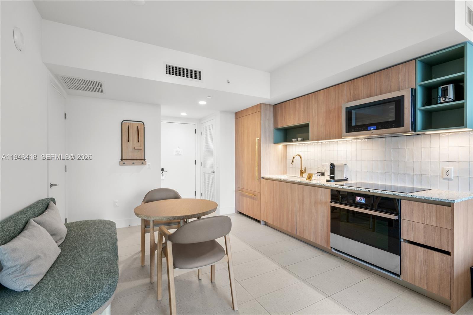 159 NE 6th St # 2804