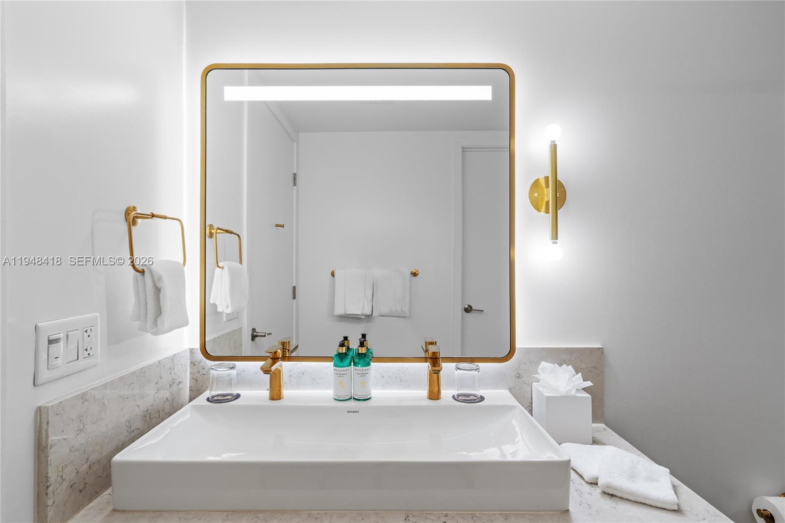 159 NE 6th St # 2804