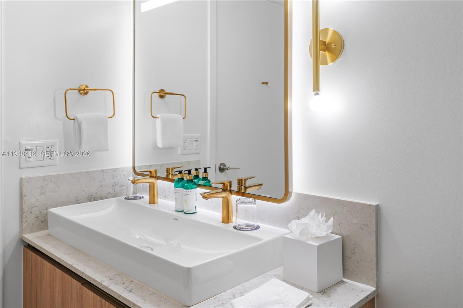 159 NE 6th St # 2804