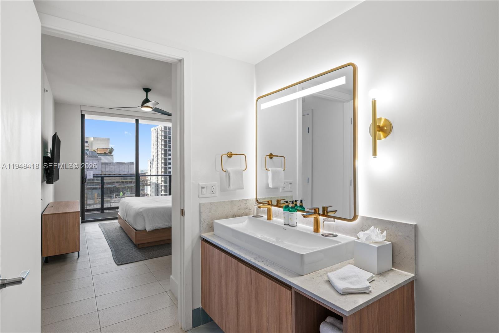 159 NE 6th St # 2804