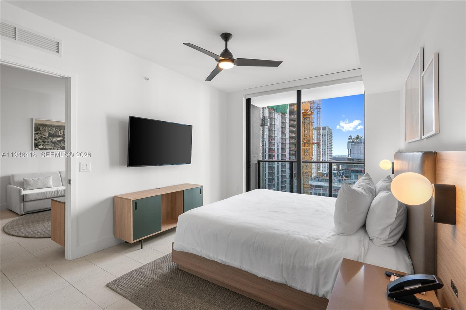 159 NE 6th St # 2804